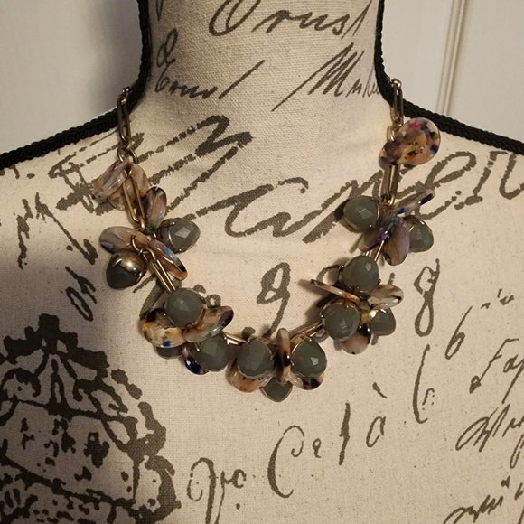 Francesca's Collection Bubble Necklace - Picture 1 of 3